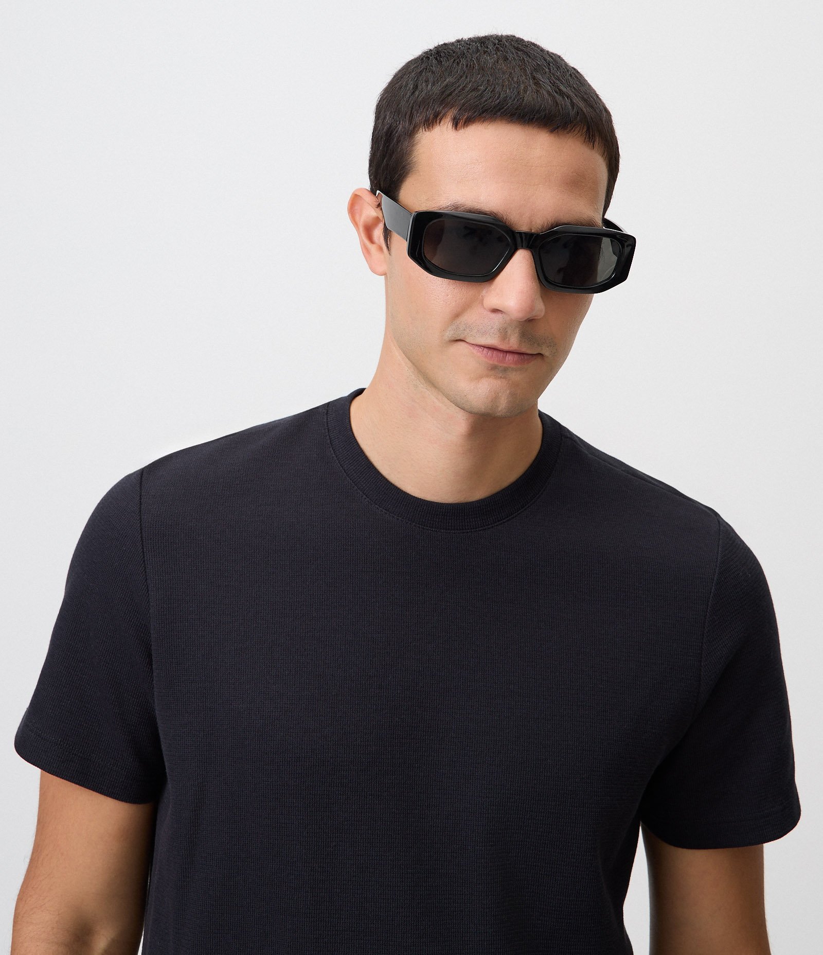 Camiseta de Algodão com Recortes Aplicados Preto 4