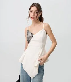 Blusa Peplum em Bengaline com Recorte Assimétrico e Aplicação de Renda