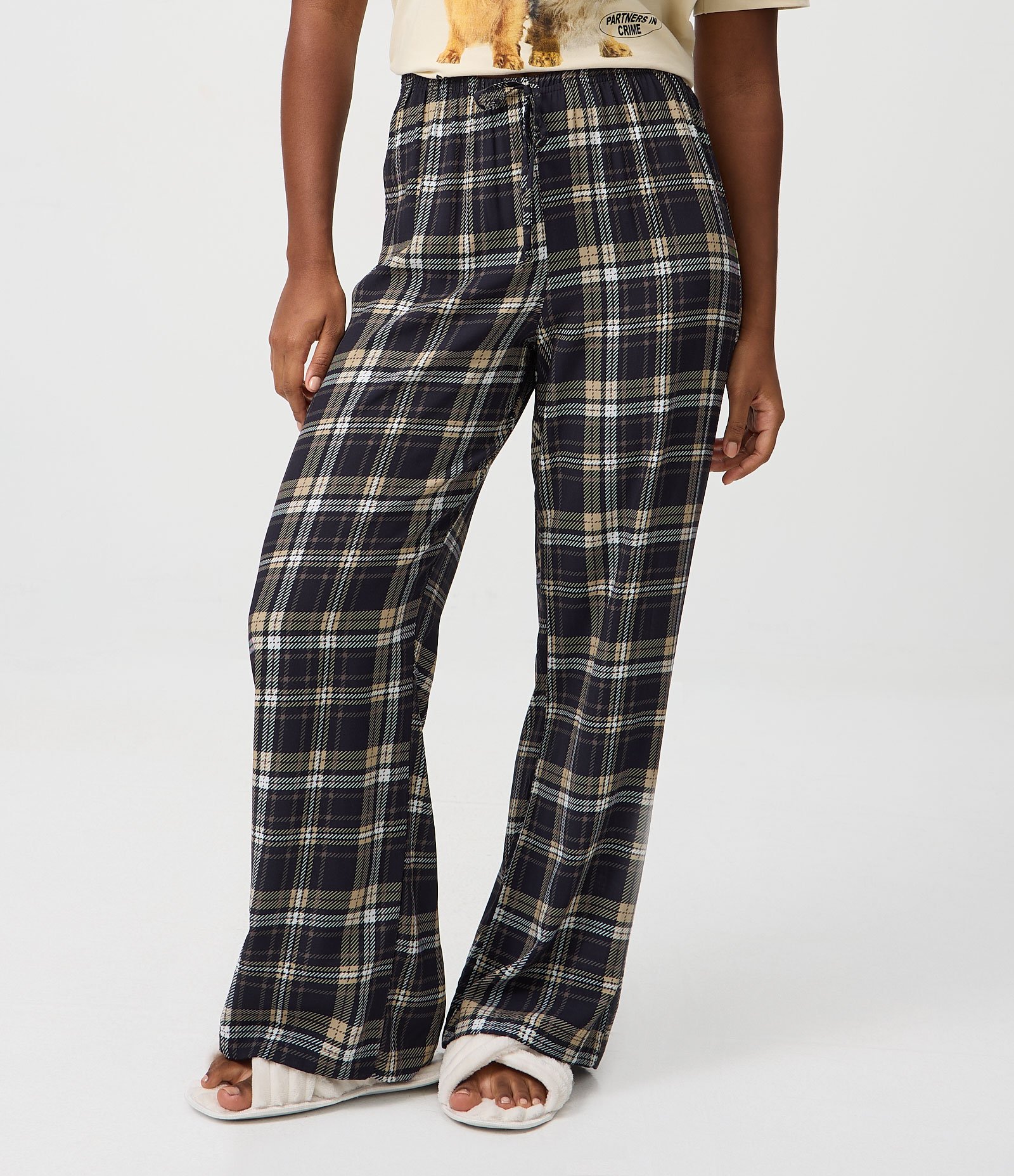 Calça de Pijama em Viscose com Estampa Xadrez Preto 2