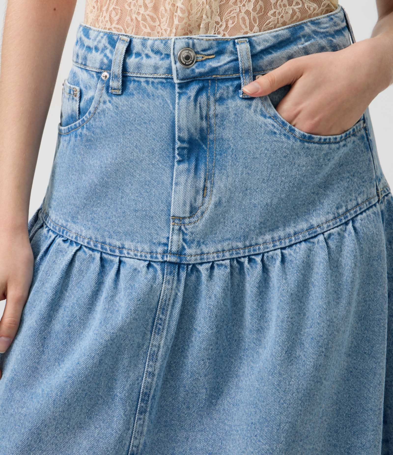 Saia Midi em Jeans com Cintura Alta com Recorte Franzido Azul 4
