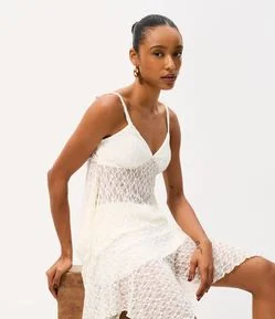 Blusa em Renda com Alças Finas e Barra Assimétrica