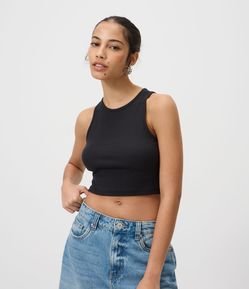 Regata Cropped Canelada Em Algodão com Gola Redonda