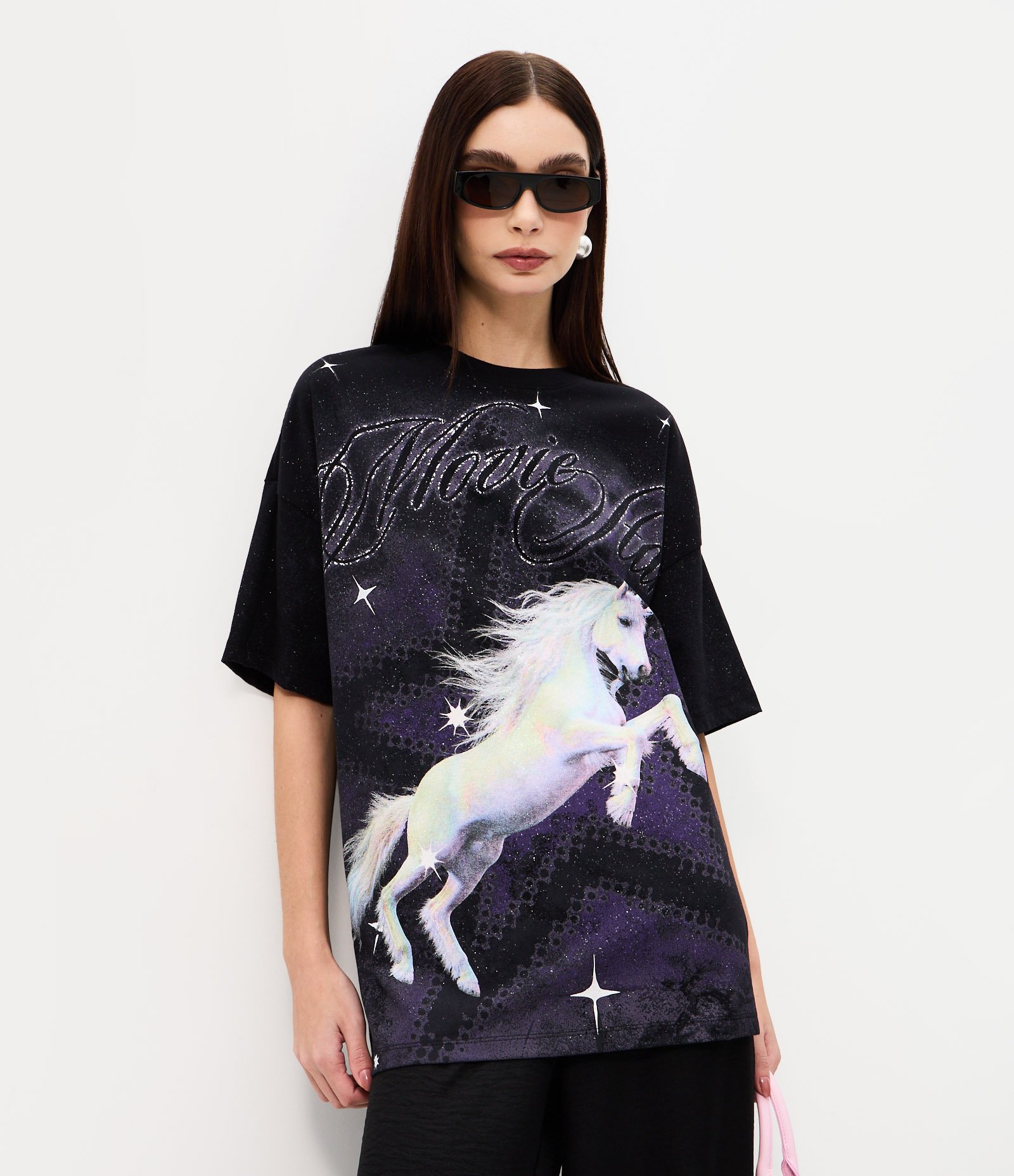 Camiseta em Algodão com Estampa de Unicórnio com Strass Preto 1