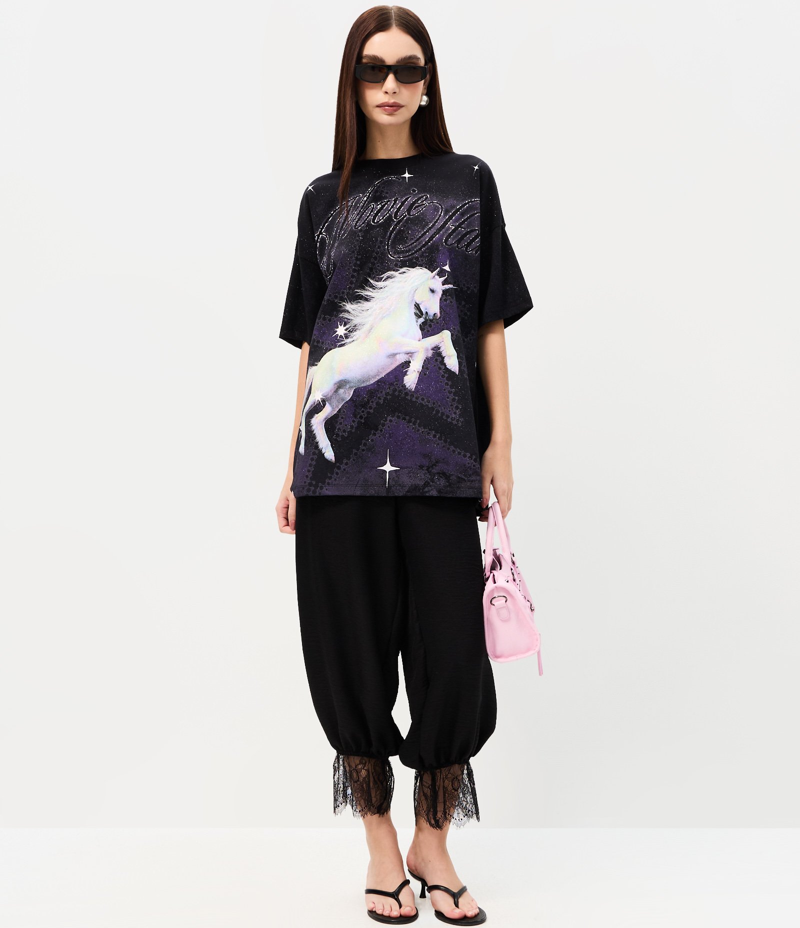 Camiseta em Algodão com Estampa de Unicórnio com Strass Preto 2