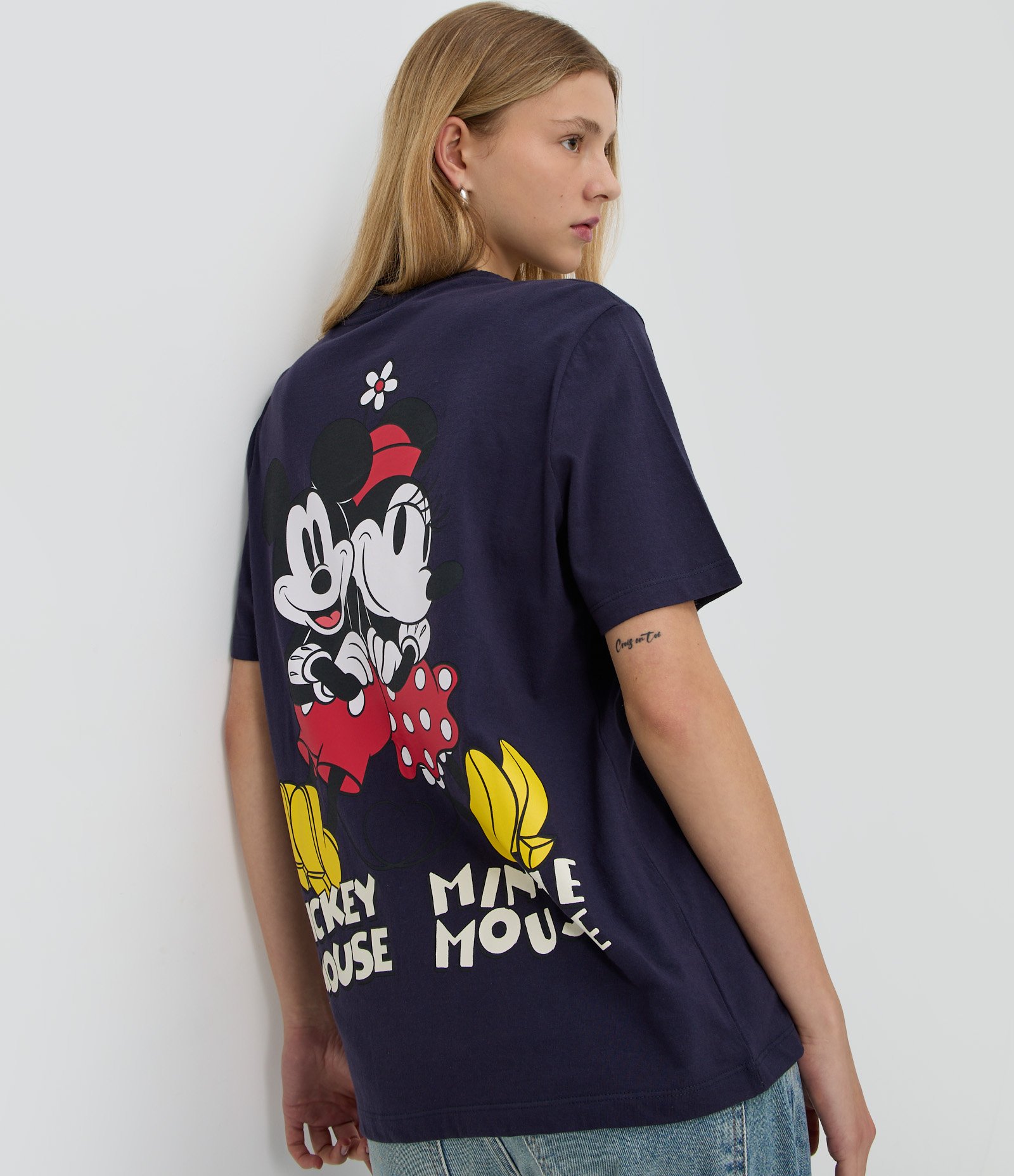 Camiseta em Algodão com Estampa Mickey e Minnie e Manga Curta Azul 4