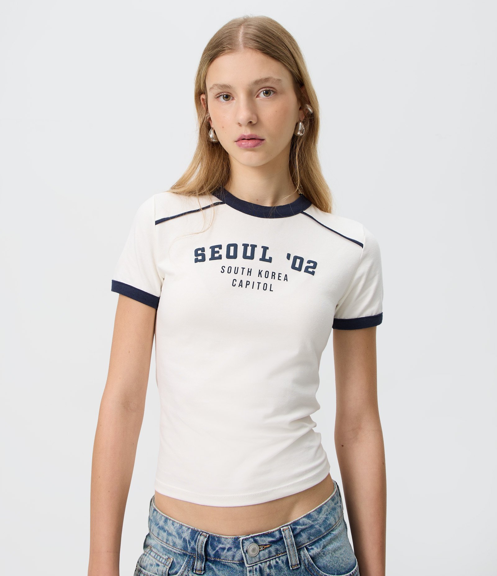 Camiseta Justinha em Algodão com Lettering Seoul '02 Branco 1