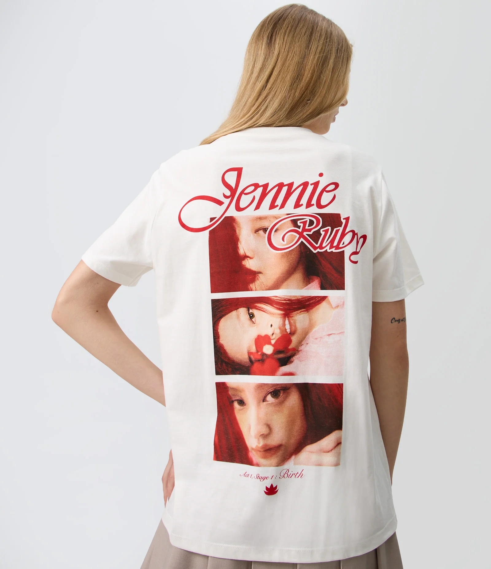Camiseta com Estampa Jennie Ruby em Algodão Branco 2
