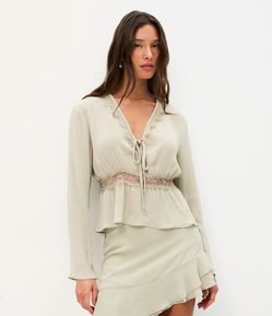 Blusa com Renda e Amarração