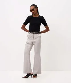 Calça Flare com Estampa Risca de Giz