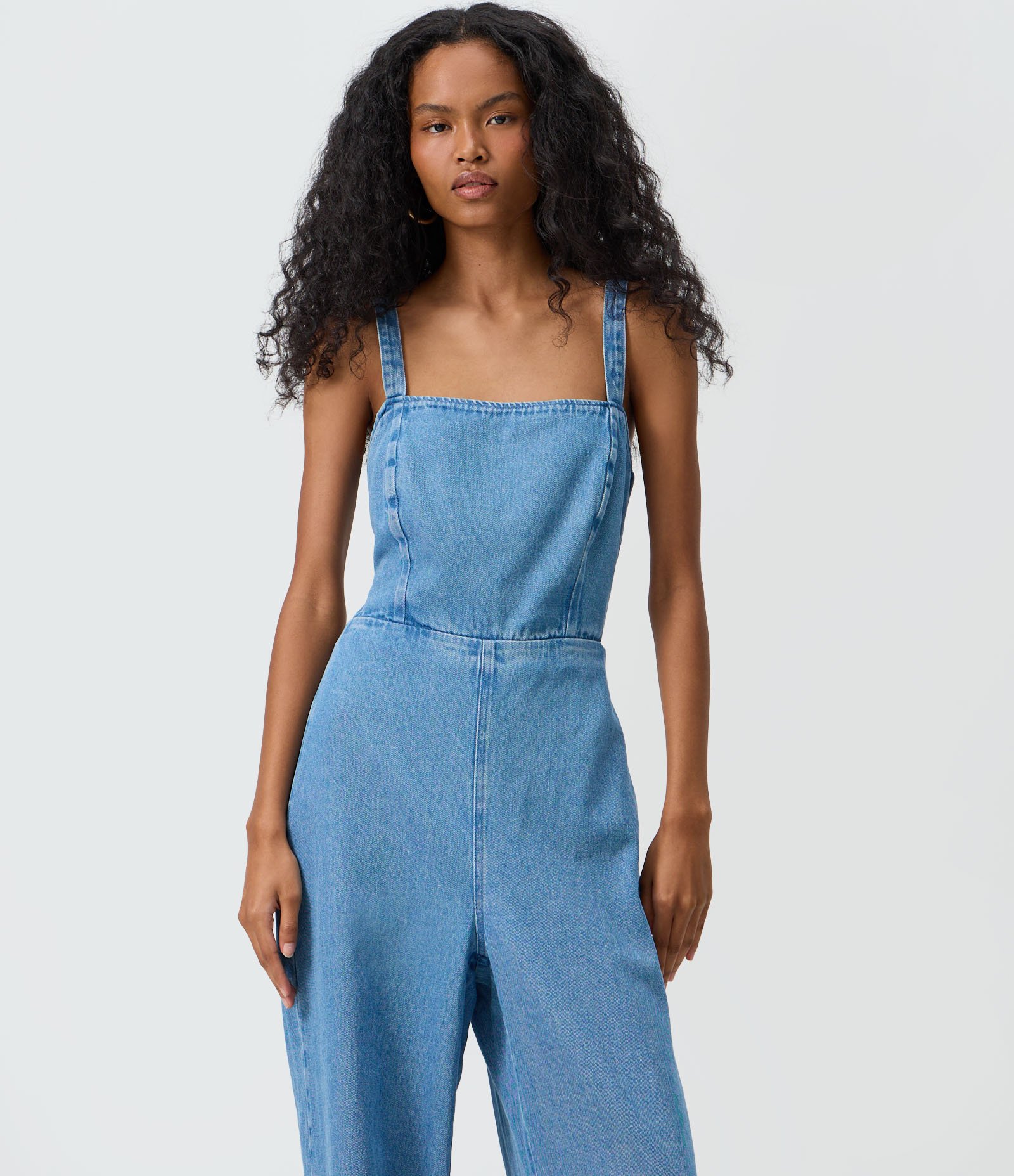 Macacão Jeans Com Alças Finas Decote Reto Azul 2