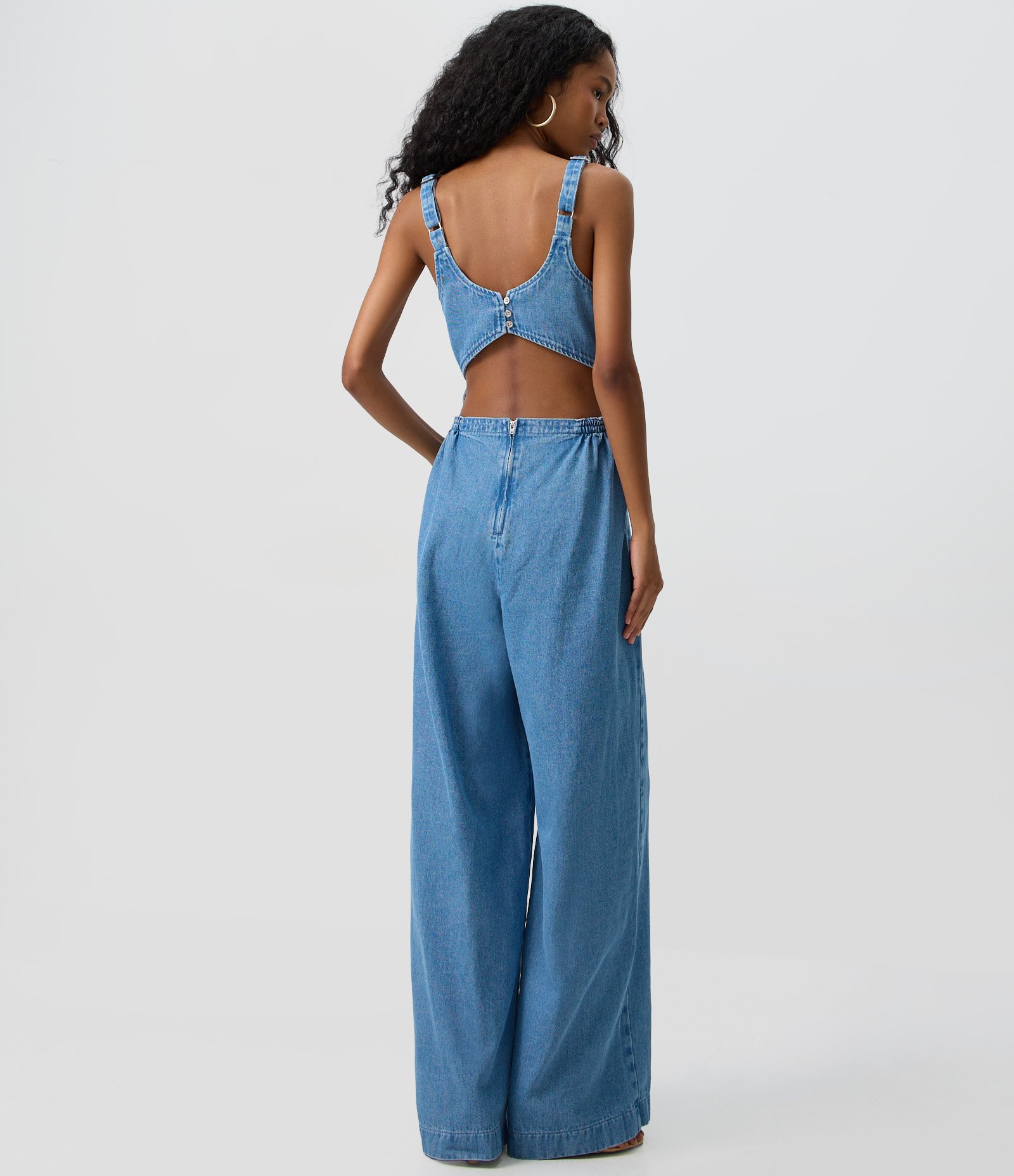 Macacão Jeans Com Alças Finas Decote Reto Azul 4