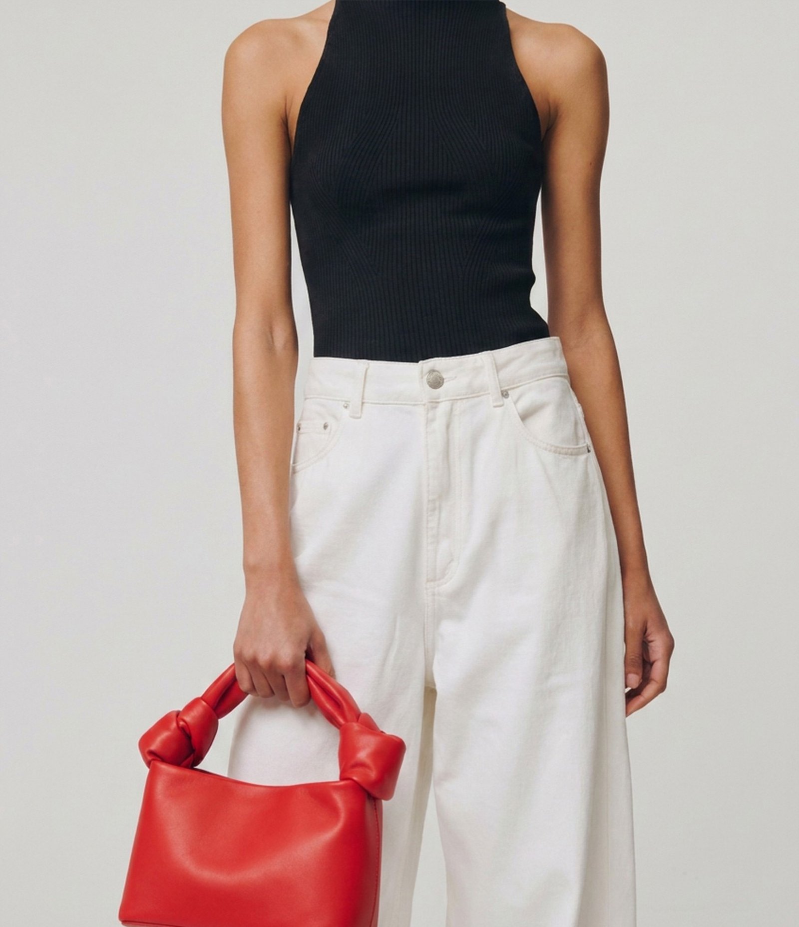 Calça Pantalona em Liocel com Cintura Baixa e Recortes Branco 2