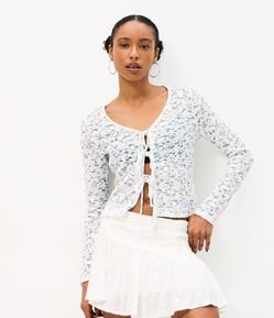 Blusa em Renda Floral com Amarrações Frontais