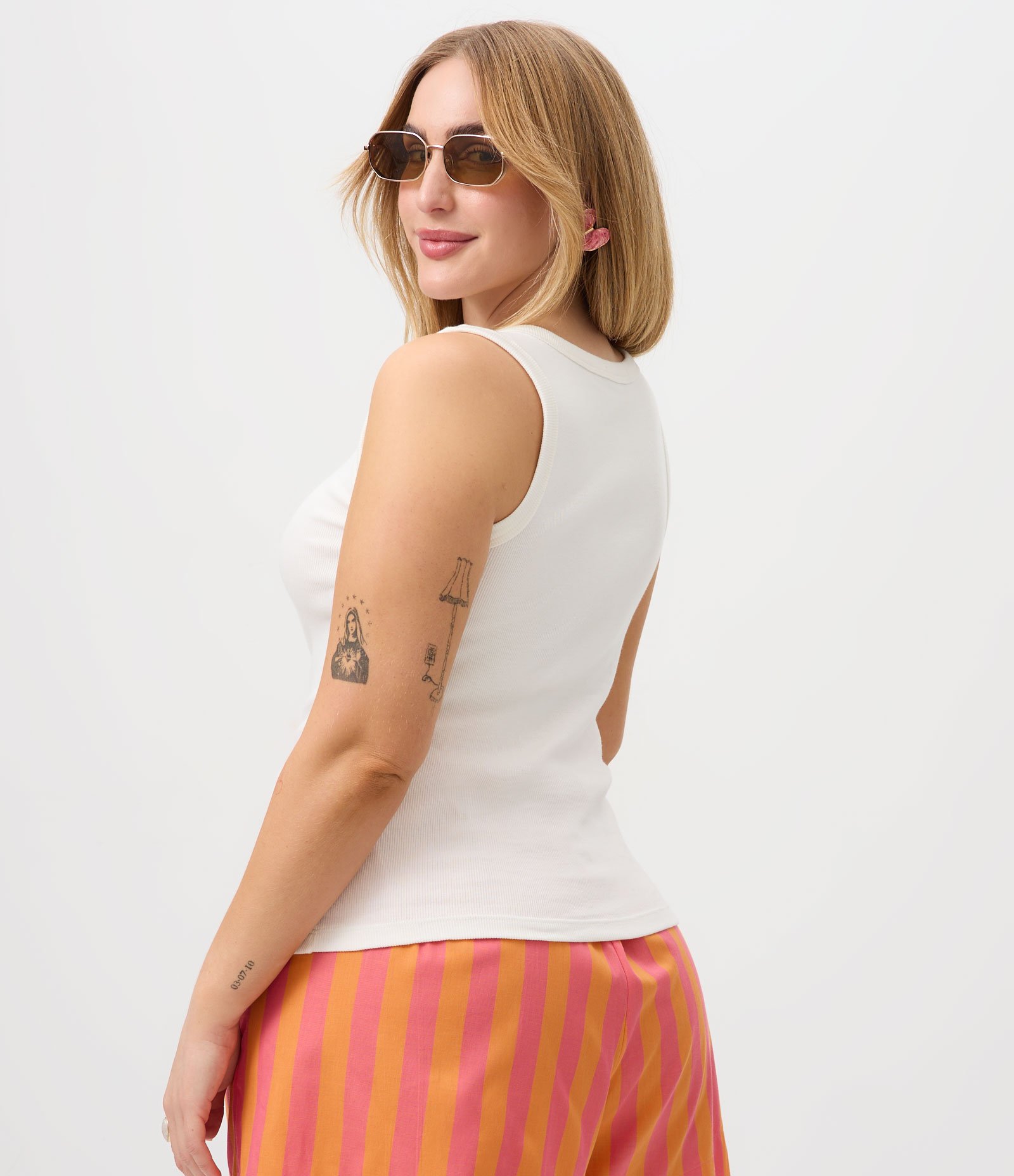 Regata Ajustada em Ribana com Bordado Curve & Plus Size Branco 4