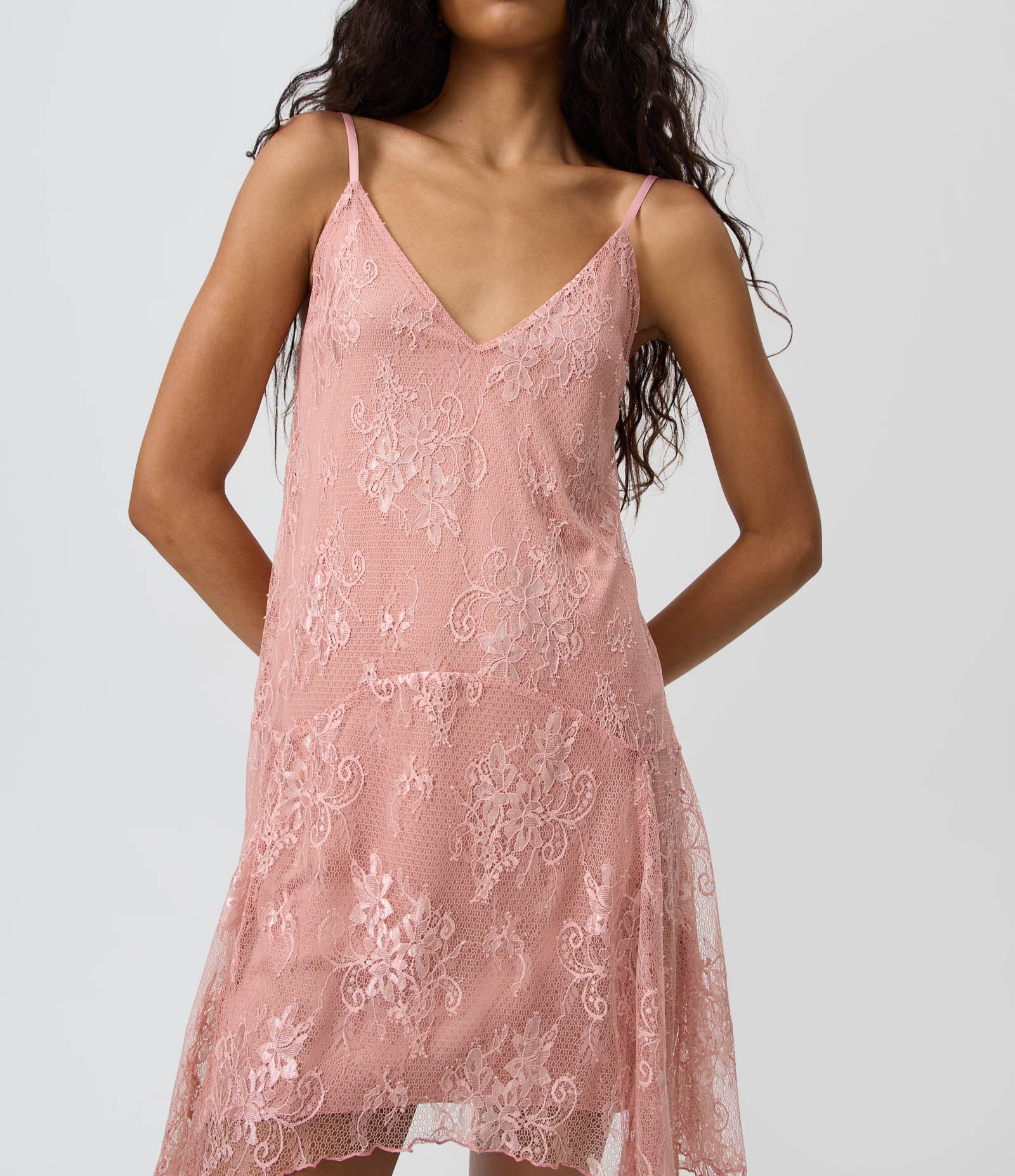 Vestido Curto Assimétrico em Renda com Alças Finas Bege Rosado 3
