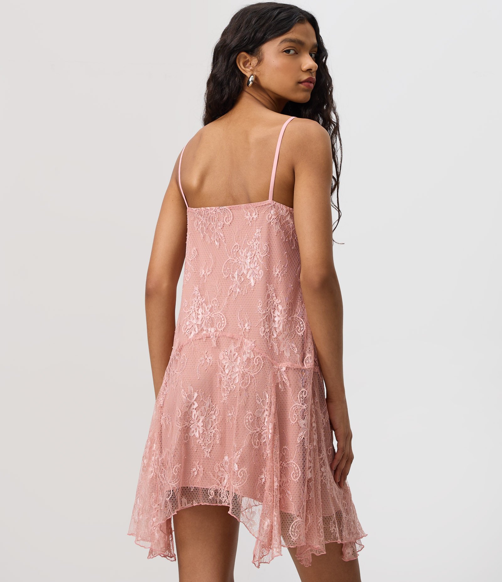 Vestido Curto Assimétrico em Renda com Alças Finas Bege Rosado 5