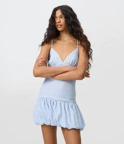 Vestido Curto Balonê Listrado em Anarruga com Renda no Decote