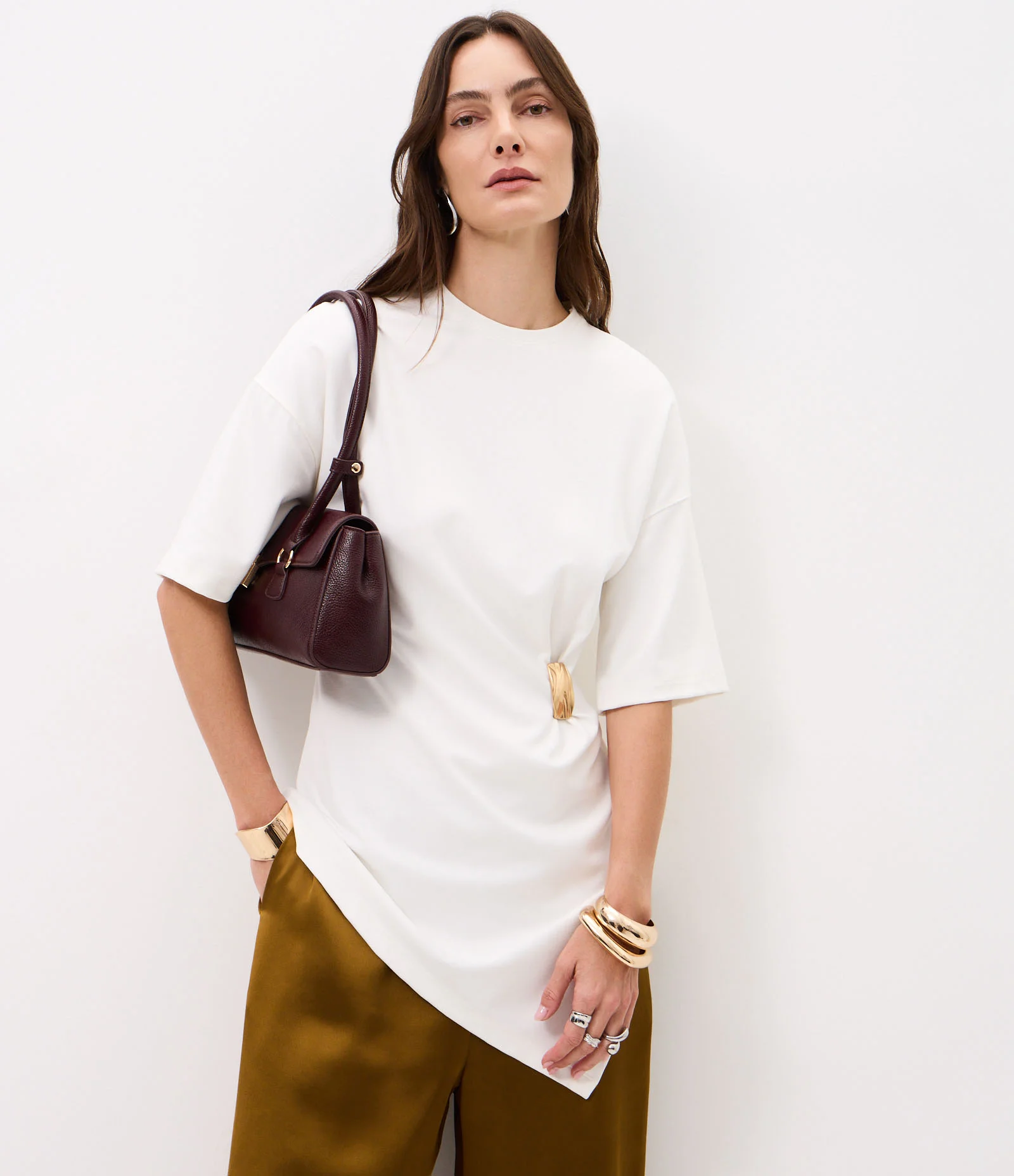 Blusa com Ponta Assimétrica e Aviamento Lateral Branco 1