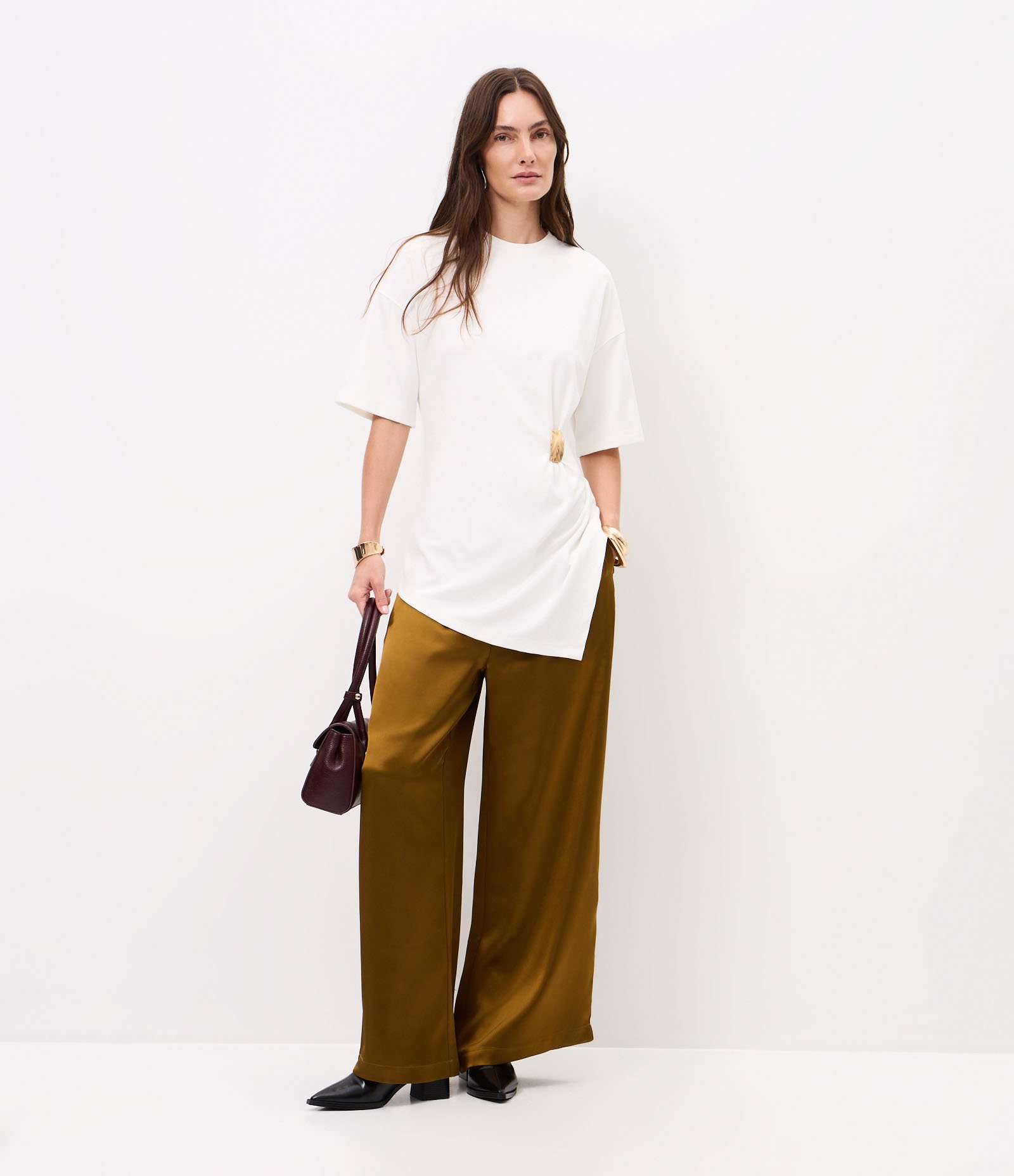 Blusa com Ponta Assimétrica e Aviamento Lateral Branco 2