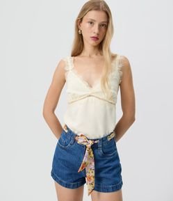 Short em Jeans com Cintura Alta Lenço e Ilhós