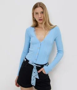 Short em Jeans com Cintura Alta Lenço e Ilhós