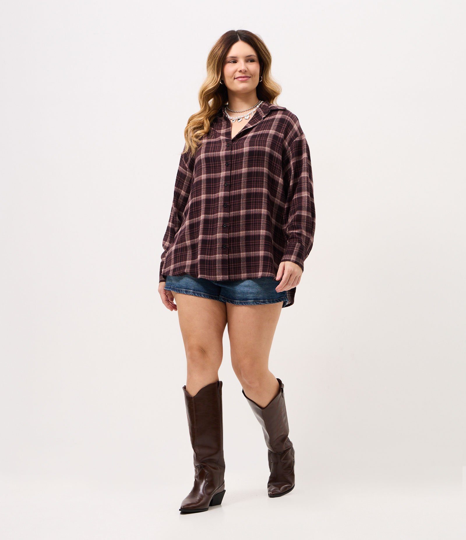 Camisa Oversized com Estampa Xadrez Curve & Plus Size Vinho 3
