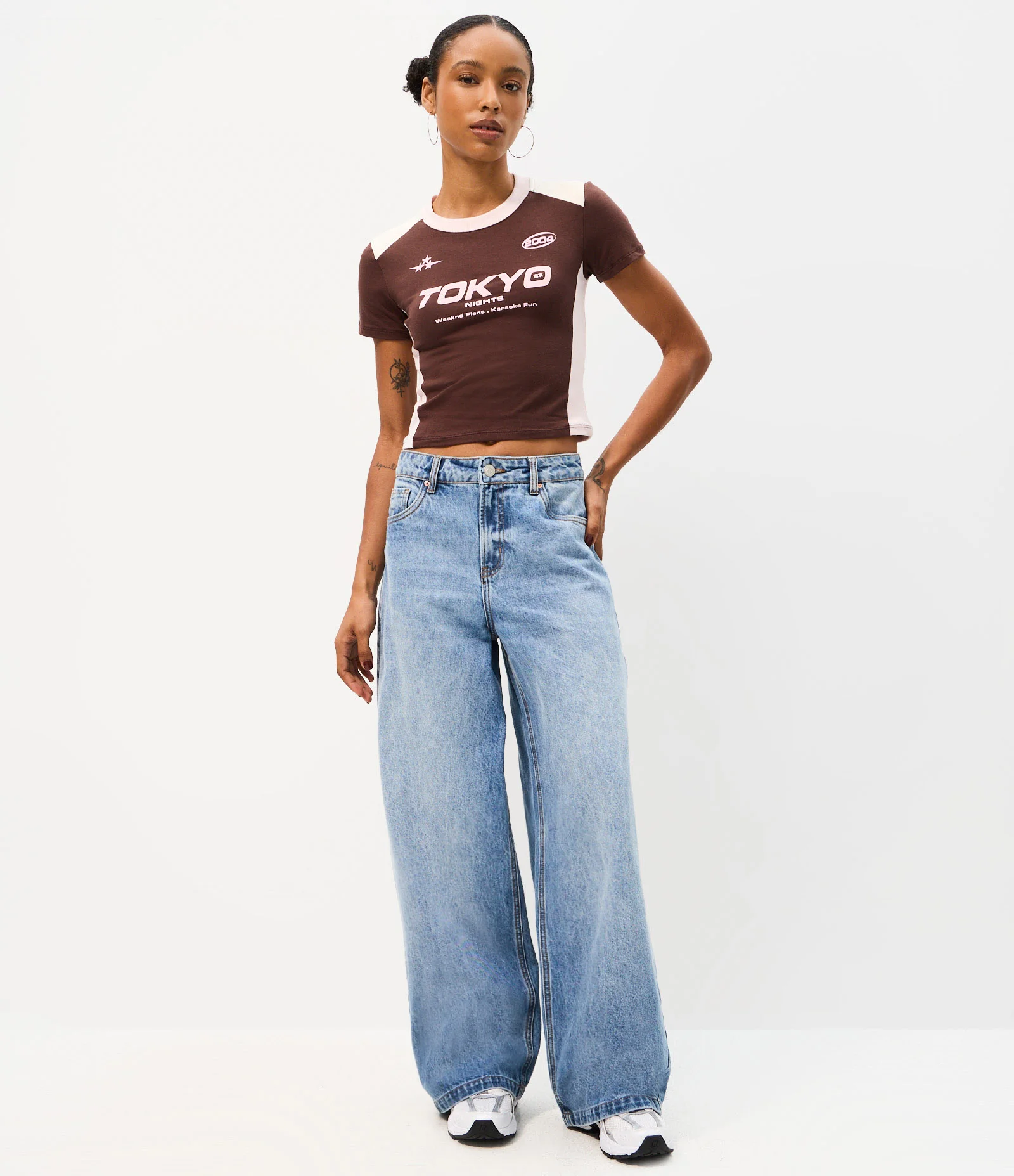 Camiseta New Tshirt em Algodão com Lettering Tokyo Nights Marrom 2