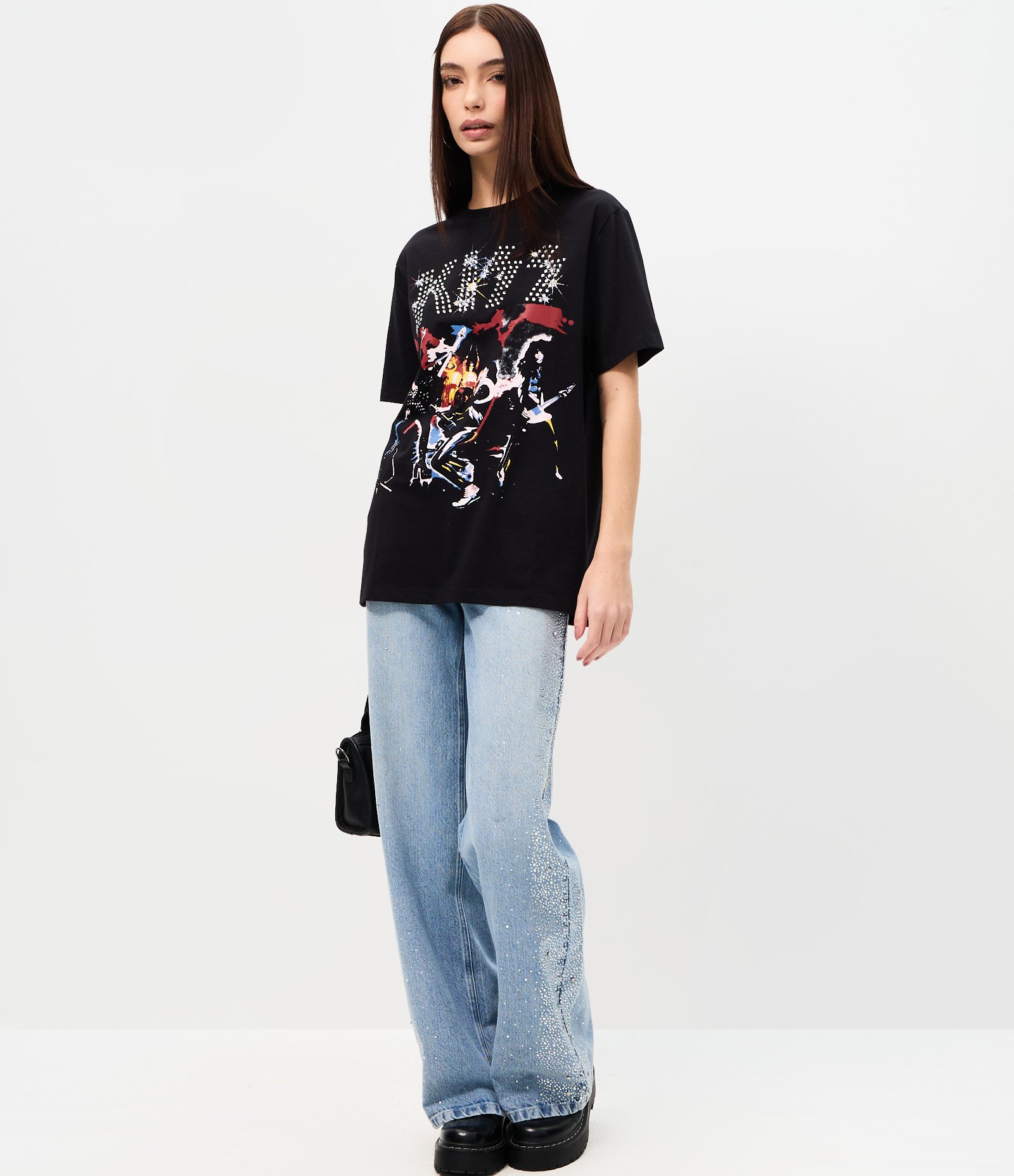 Camiseta em Algodão com Estampa Banda Kiss com Lettering Brilhoso Cinza 2