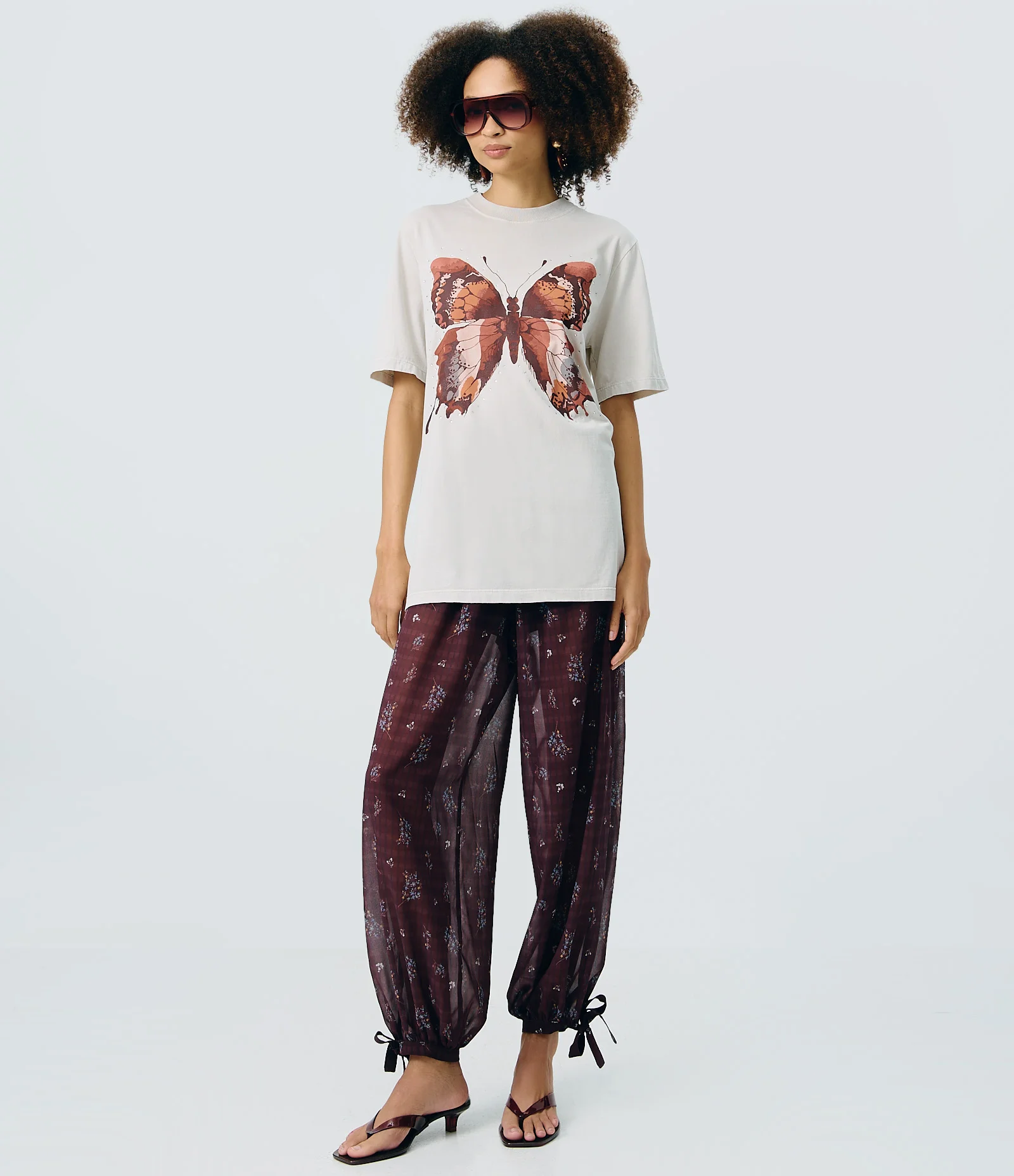 Camiseta Oversized em Algodão com Estampa Borboleta Marmorizada Cinza 2