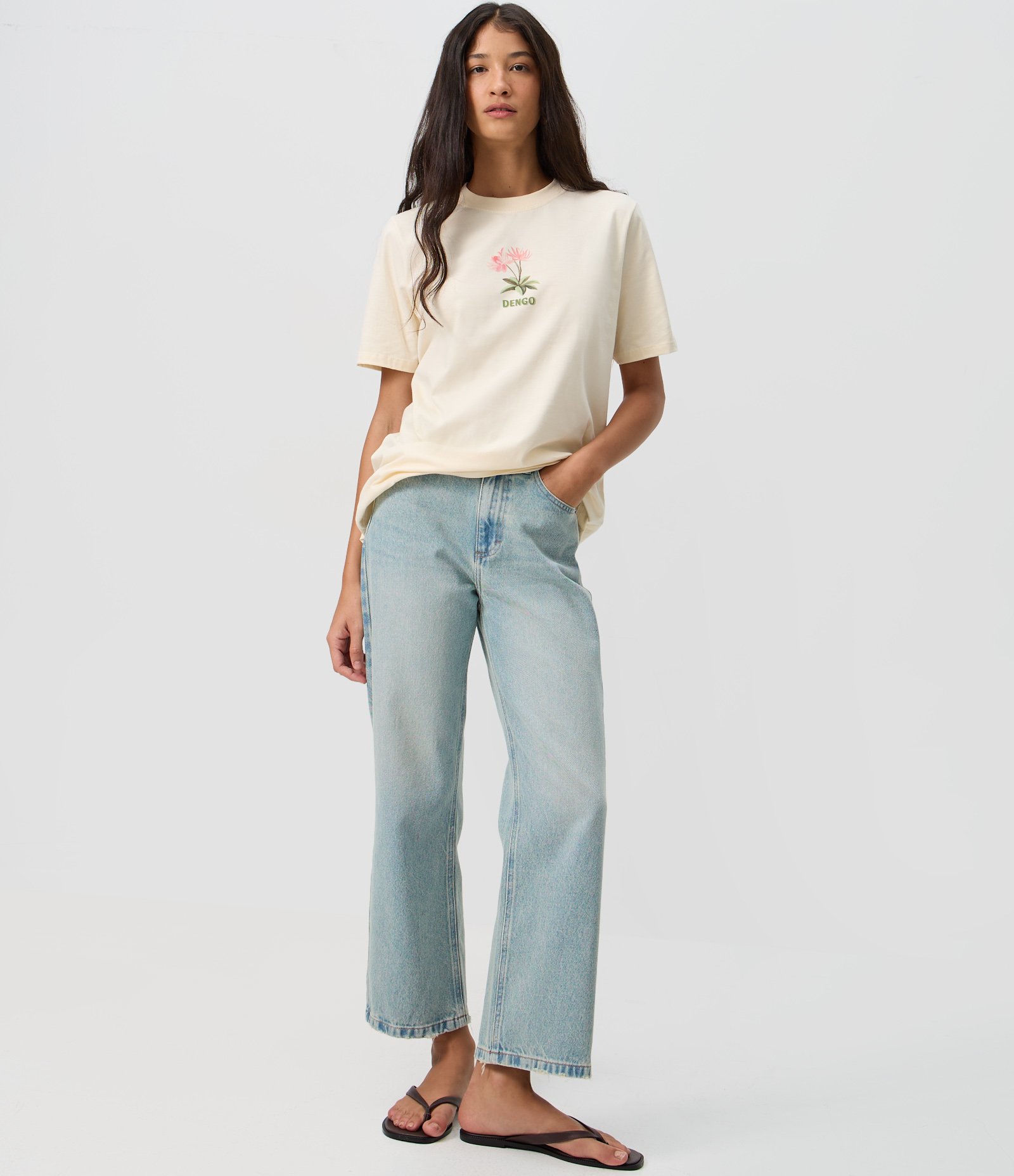 Camiseta em Algodão com Estampa Floral Dengo Bege 2