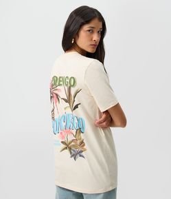 Camiseta em Algodão com Estampa Floral Dengo