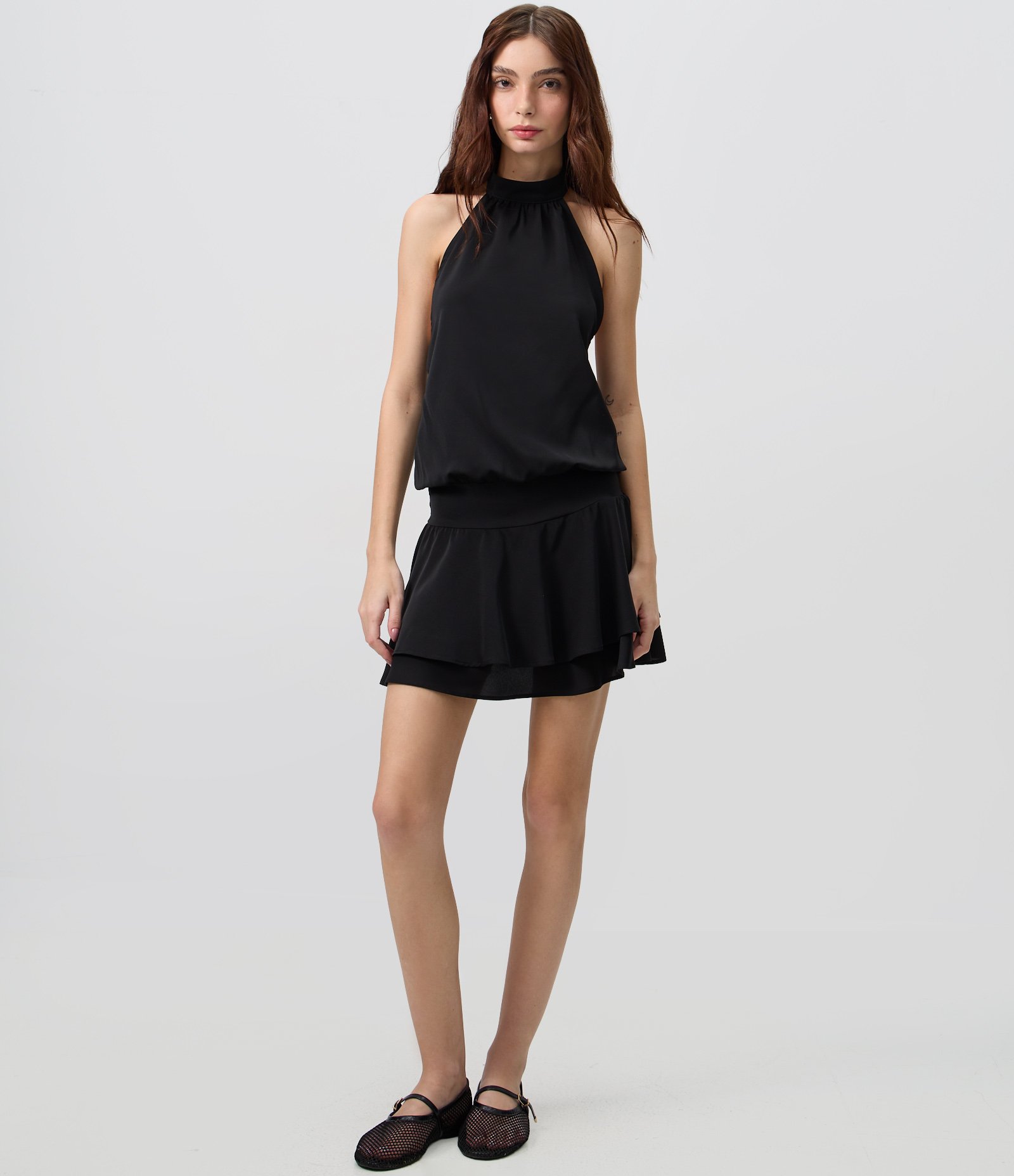 Vestido Curto Alfaiatado Halter com Babados Preto 2