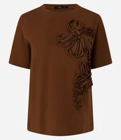 Camiseta em Algodão com Aplicação Floral