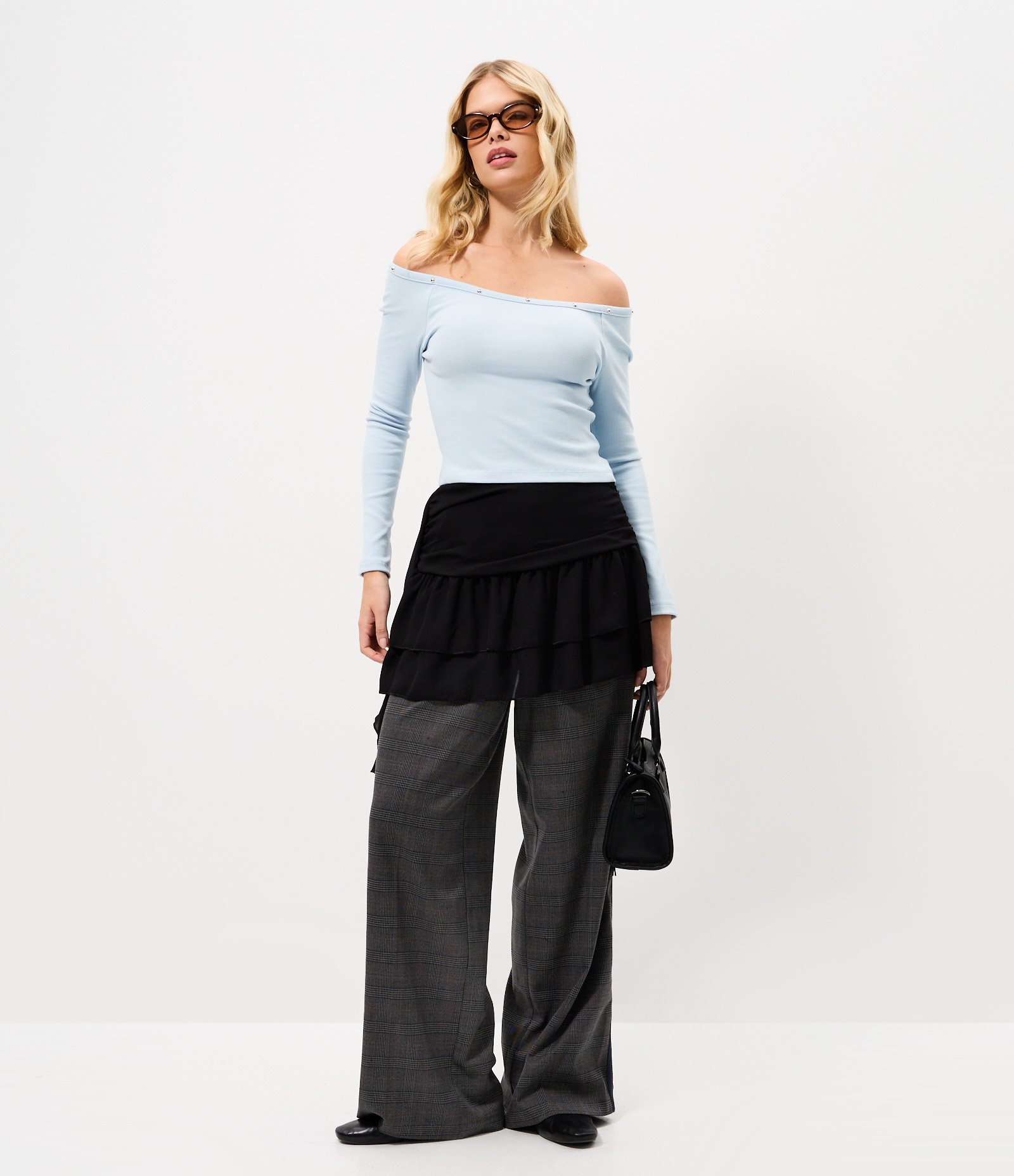 Blusa em Viscose com Decote Ombro a Ombro e Pedrinhas no Decote Azul 2