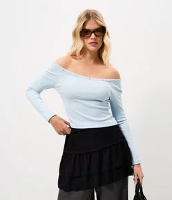 Blusa em Viscose com Decote Ombro a Ombro e Pedrinhas no Decote