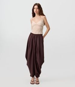 Calça Saruel Acetinada com Pontas Laterais e Barra Ajustada