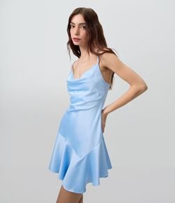 Vestido Curto Acetinado com Decote Degagê e Saia Assimétrica