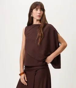Blusa em Malha Piquet com Sobreposição Assimétrica