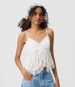 Blusa em Viscose com Alças Finas e Aplicações de Renda
