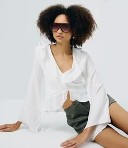 Blusa em Viscolinho com Babados Frontais e Manga Morcego