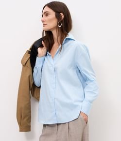 Camisa Comfort em Tricoline com Prega nas Costas