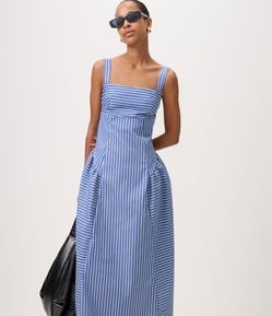 Vestido Midi Evasê Listrado em Tricoline com Decote Quadrado