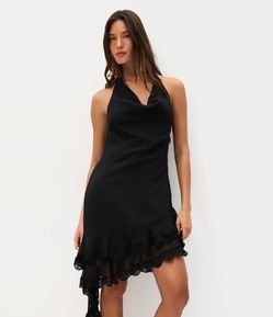 Vestido Curto com Decote Degagê e Barra Assimétrica com Renda