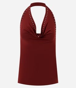 Blusa Frente Única com Decote Degagê e Aplicação de Tachas