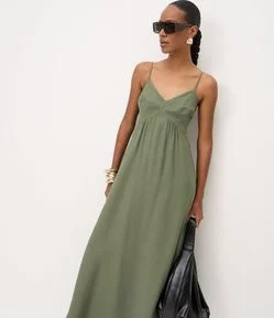 Vestido Midi Evasê em Viscose com Decote Coração