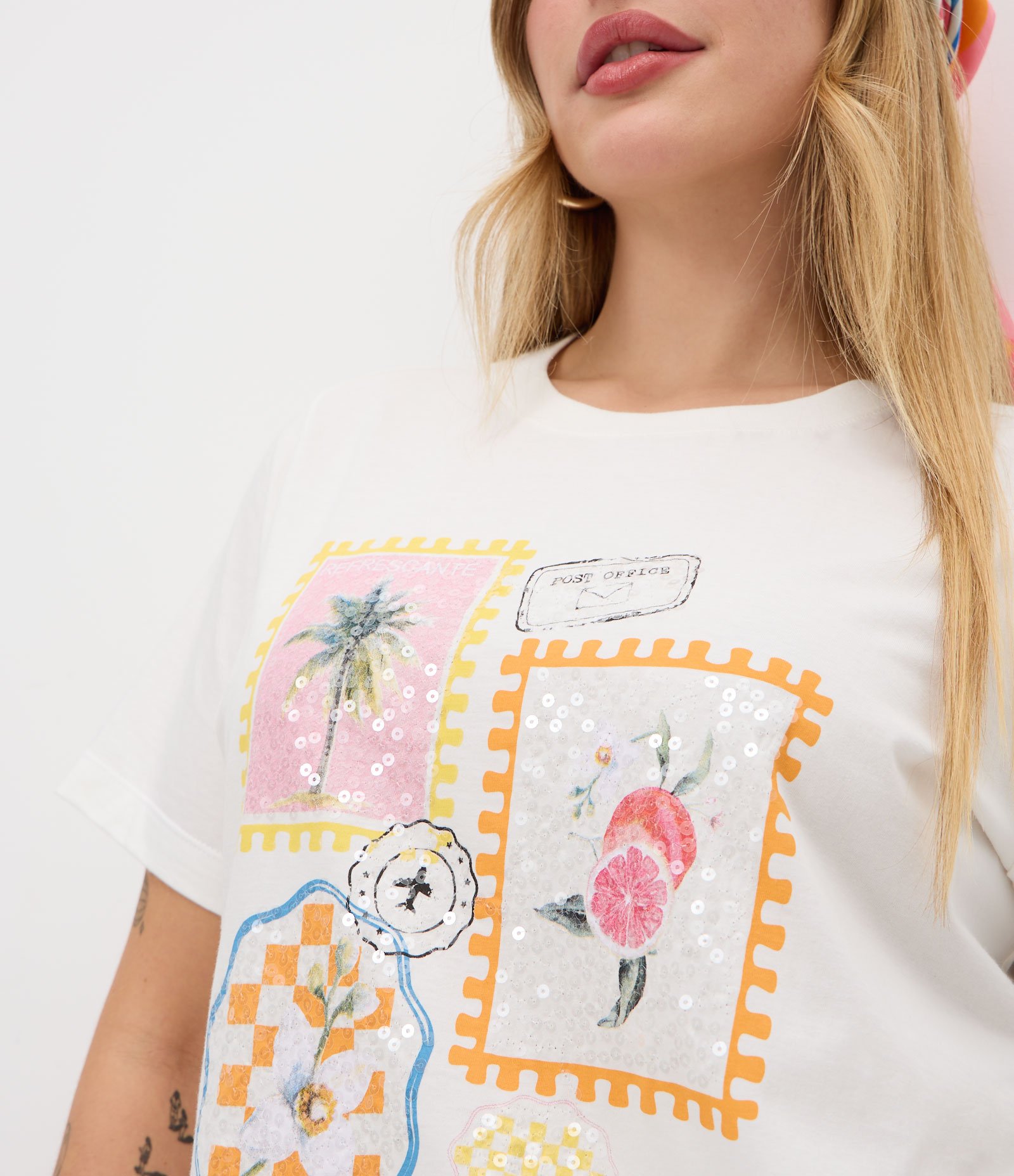 Blusa Regular em Algodão com Estampa de Selos e Paetês Curve & Plus Size Branco 4