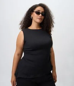 Blusa Regular Texturizada com Barra Assimétrica Curve & Plus Size