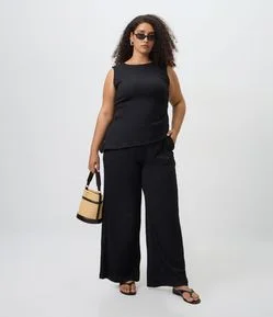 Calça Pantalona Texturizada Curve & Plus Size