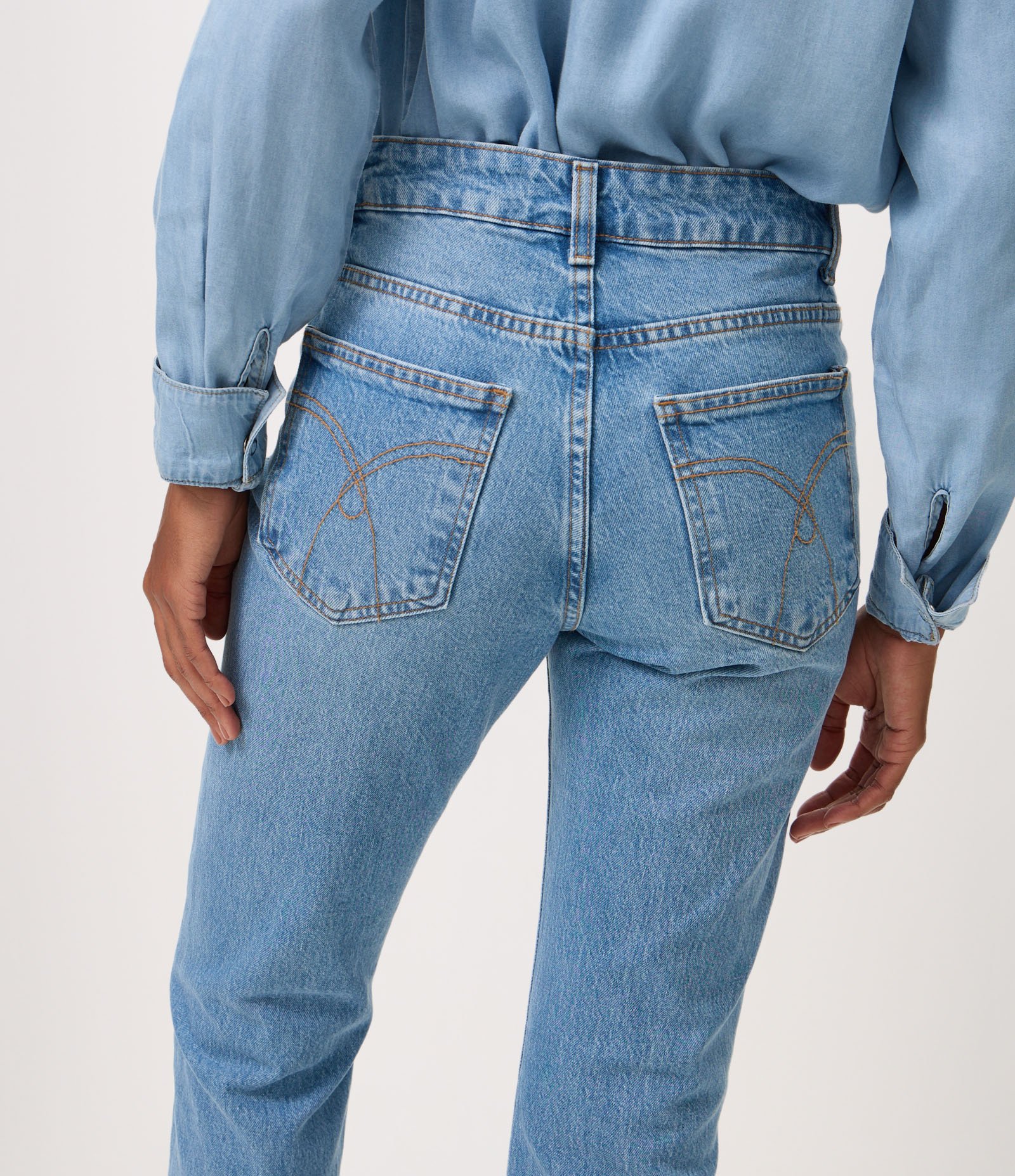 Calça Reta em Jeans Premium com Cintura Média Azul Claro 6