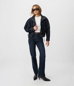 Calça Reta em Jeans Premium com Cintura Média
